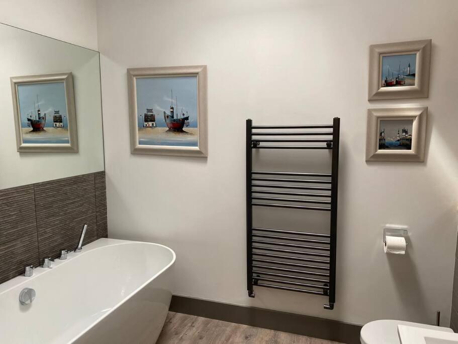 Mayflower, Luxury Norfolk Retreat - Brancaster, Sleeps 4 -12 Εξωτερικό φωτογραφία